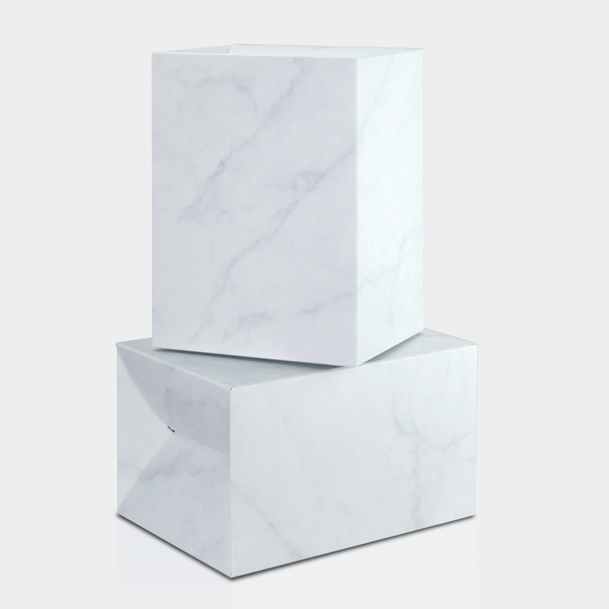 紙製のため、外から見られたくないものを捨てる際に便利。