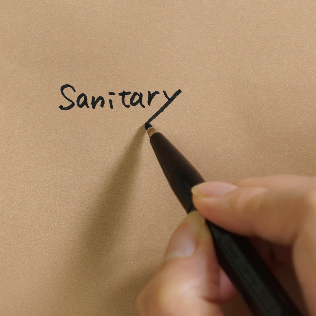 表面は紙製なので水性ペンで記入が可能で、使用用途などを書いておけます。
